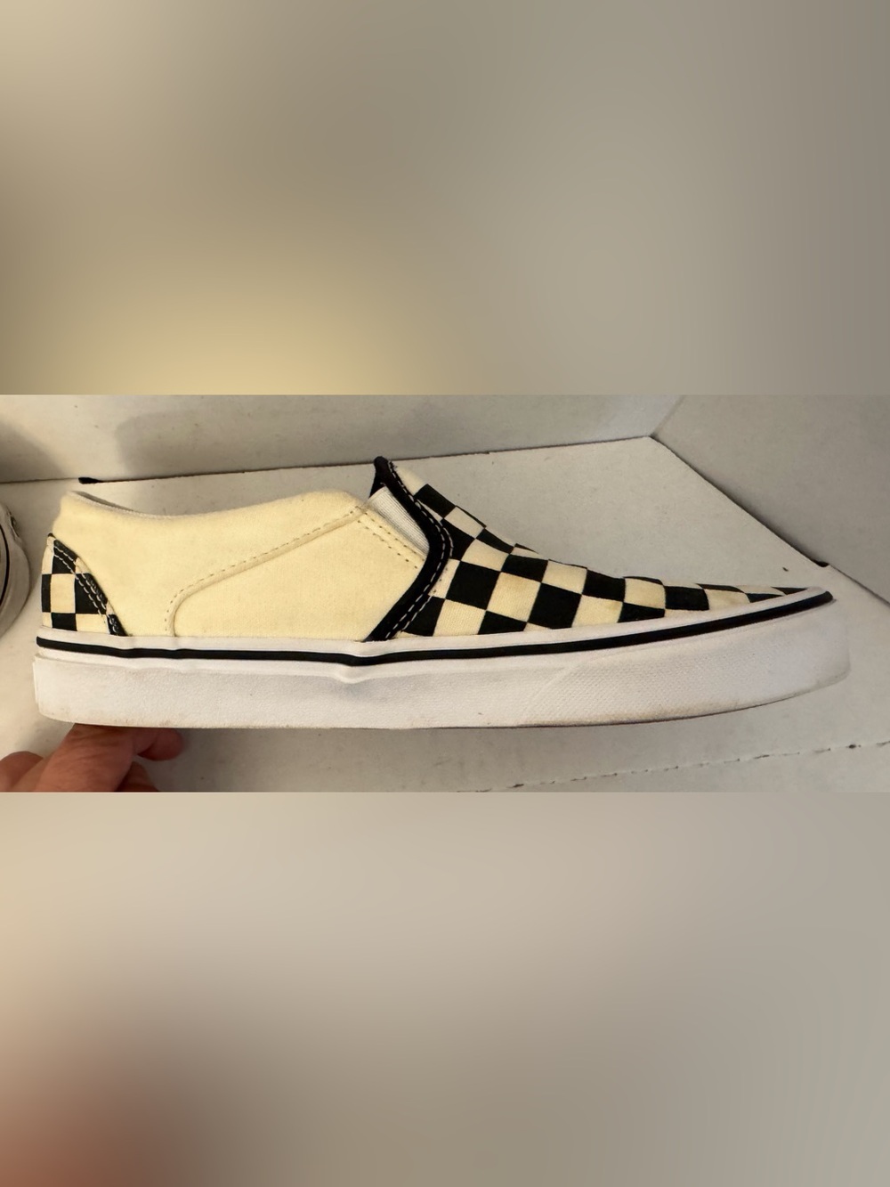 Vans Classic Slip-On Black & Cream Checkerboard Sneakers Size [SIZE 8 women-] - Picture 6 of 9